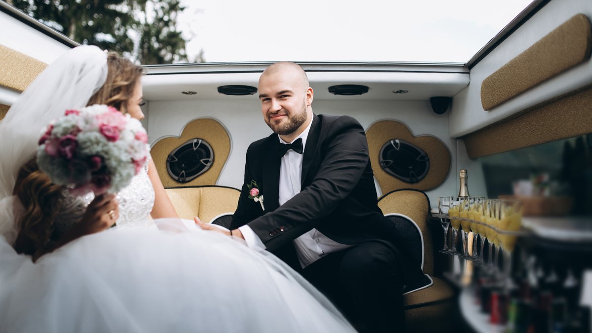 Wedding Limousines: The Complete Planning Guide for Your Big Day
